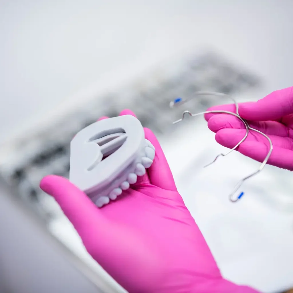 Optimizando el Tratamiento Ortodóncico Secuencia de Arcos en Ortodoncia